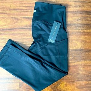 Mid calf yoga pants